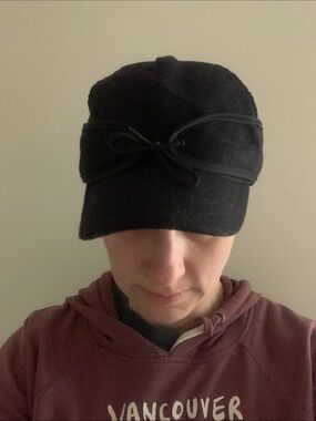 Black Bow Accent Women's Cap